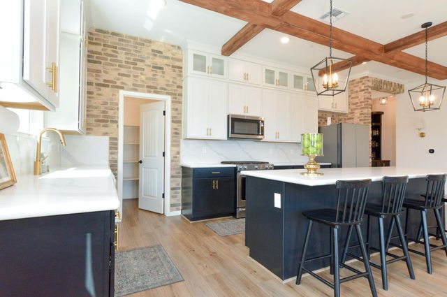 668 Rock Crest Avenue, Madera, CA 93636