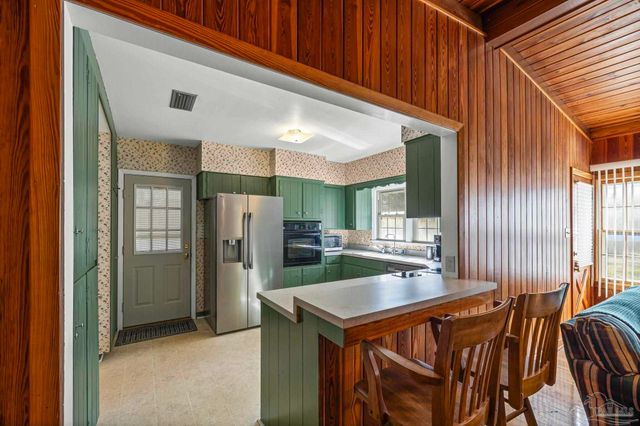 3031 Swan Ln, Pensacola, FL 32504