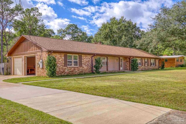 3031 Swan Ln, Pensacola, FL 32504