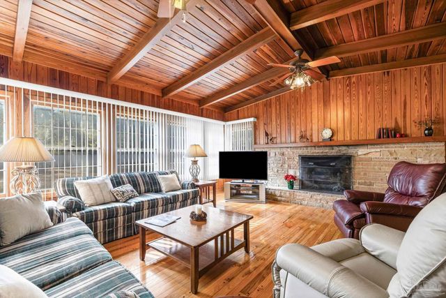 3031 Swan Ln, Pensacola, FL 32504