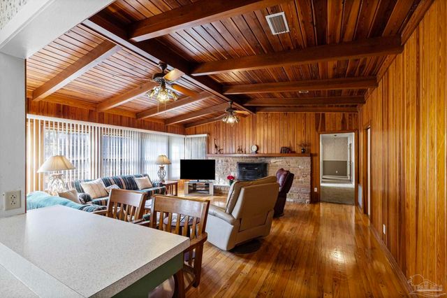 3031 Swan Ln, Pensacola, FL 32504