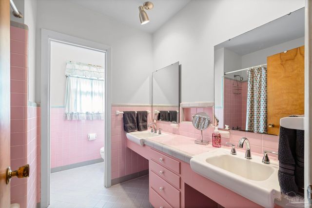 3031 Swan Ln, Pensacola, FL 32504