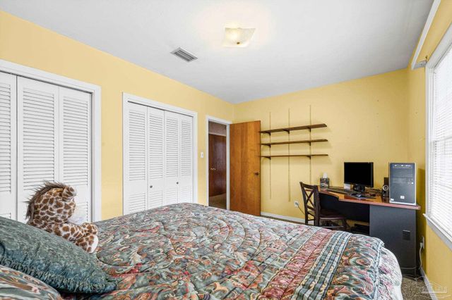 3031 Swan Ln, Pensacola, FL 32504