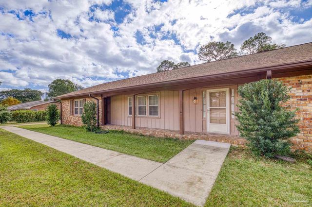 3031 Swan Ln, Pensacola, FL 32504