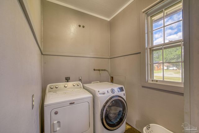 3031 Swan Ln, Pensacola, FL 32504