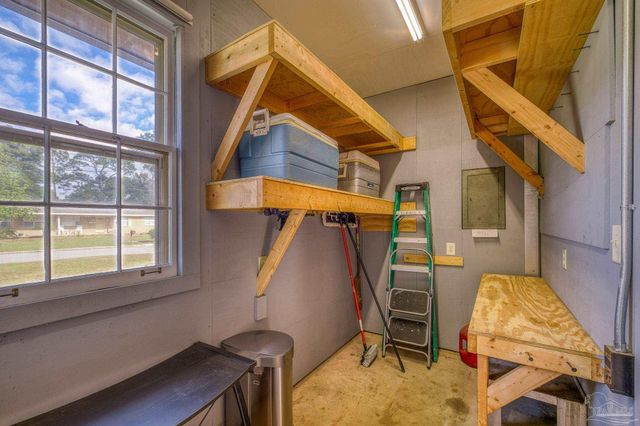 3031 Swan Ln, Pensacola, FL 32504