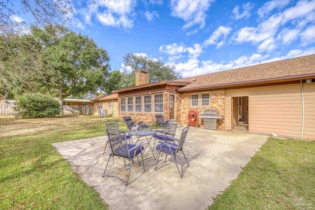 3031 Swan Ln, Pensacola, FL 32504