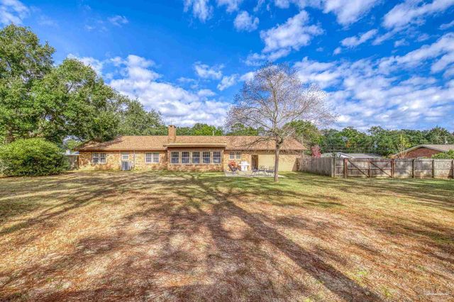 3031 Swan Ln, Pensacola, FL 32504