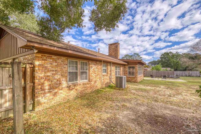 3031 Swan Ln, Pensacola, FL 32504