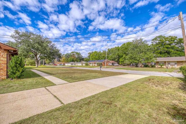 3031 Swan Ln, Pensacola, FL 32504