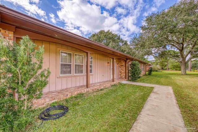 3031 Swan Ln, Pensacola, FL 32504