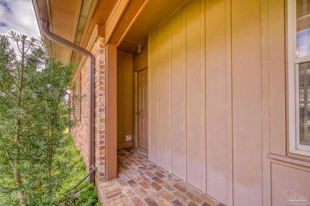 3031 Swan Ln, Pensacola, FL 32504