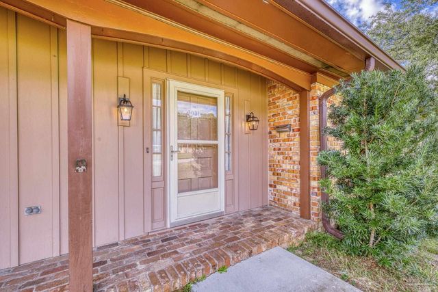 3031 Swan Ln, Pensacola, FL 32504