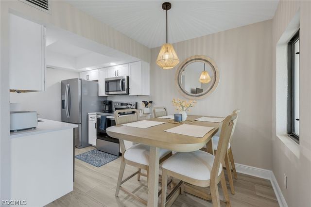 896 Buttonwood DR 108, Fort Myers Beach, FL 33931