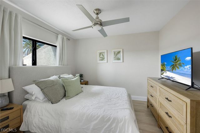 896 Buttonwood DR 108, Fort Myers Beach, FL 33931