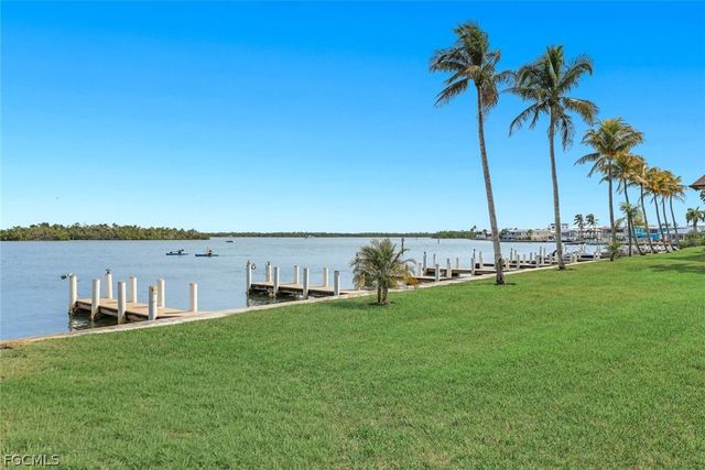 896 Buttonwood DR 108, Fort Myers Beach, FL 33931