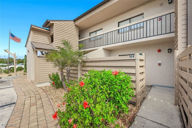 896 Buttonwood DR 108, Fort Myers Beach, FL 33931