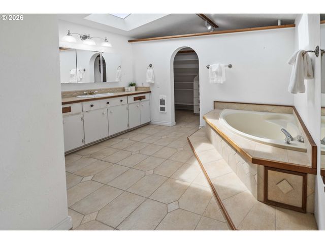 40645 Old Highway 30, Astoria, OR 97103