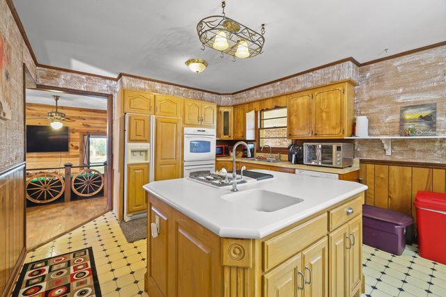 2521 Old Airport Rd, Hillsboro, TN 37342