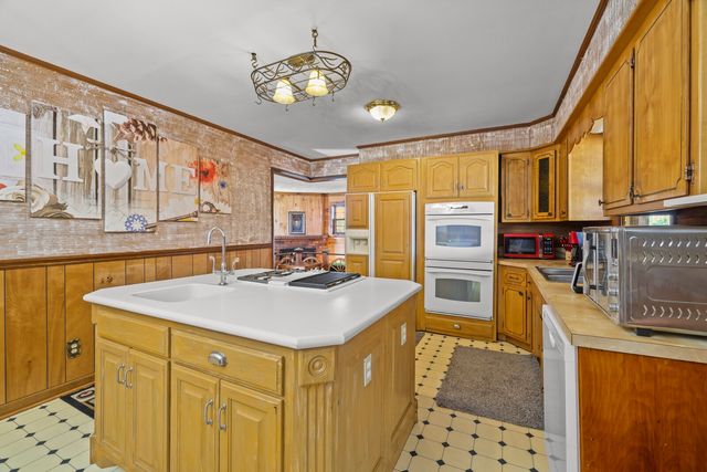 2521 Old Airport Rd, Hillsboro, TN 37342