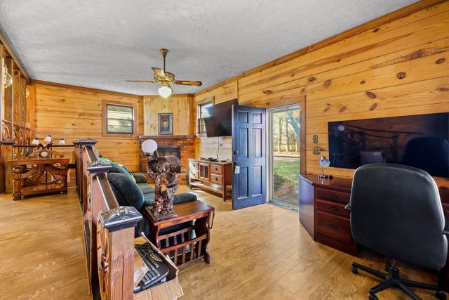 2521 Old Airport Rd, Hillsboro, TN 37342