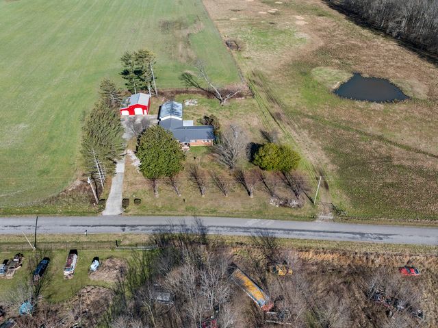 2521 Old Airport Rd, Hillsboro, TN 37342