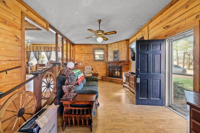 2521 Old Airport Rd, Hillsboro, TN 37342