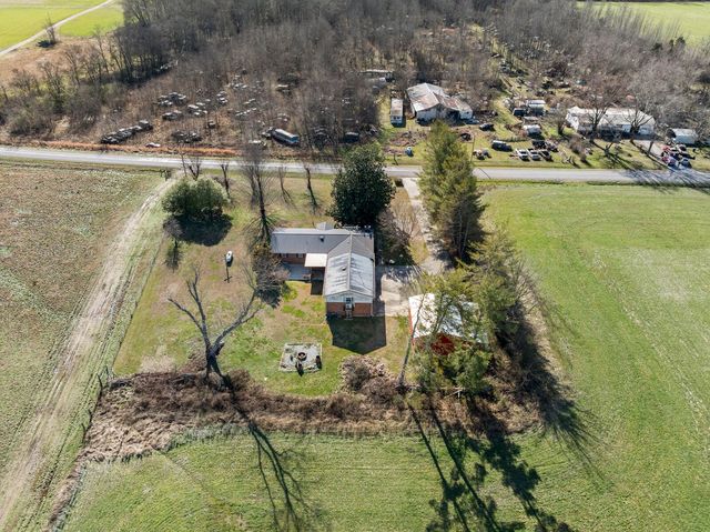 2521 Old Airport Rd, Hillsboro, TN 37342