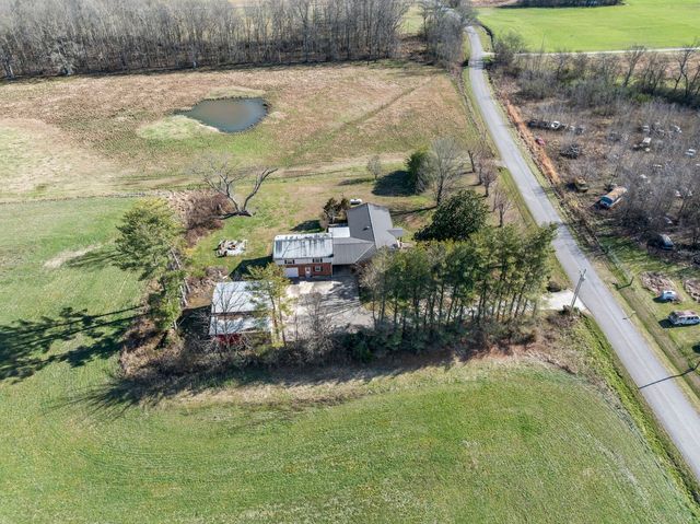 2521 Old Airport Rd, Hillsboro, TN 37342