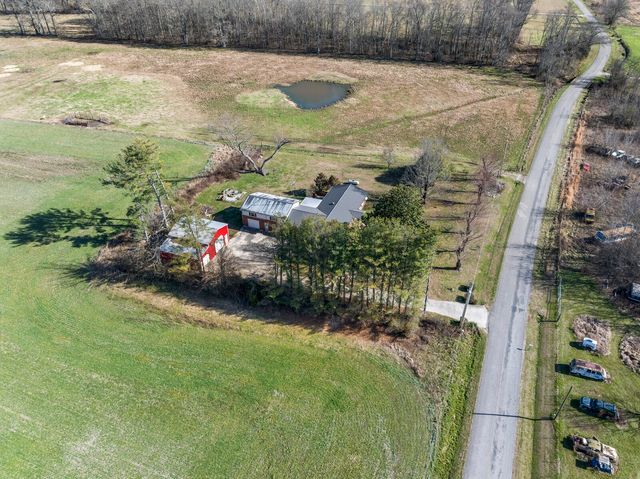 2521 Old Airport Rd, Hillsboro, TN 37342