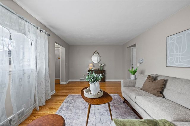 62 Sylvester Street, Rochester, NY 14621