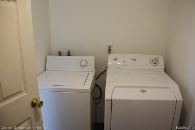 6 Beechwoode Lane, Pontiac, MI 48340