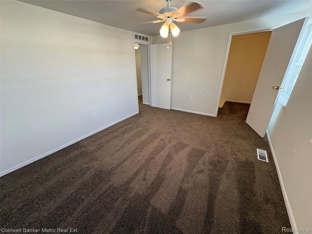 6 Beechwoode Lane, Pontiac, MI 48340