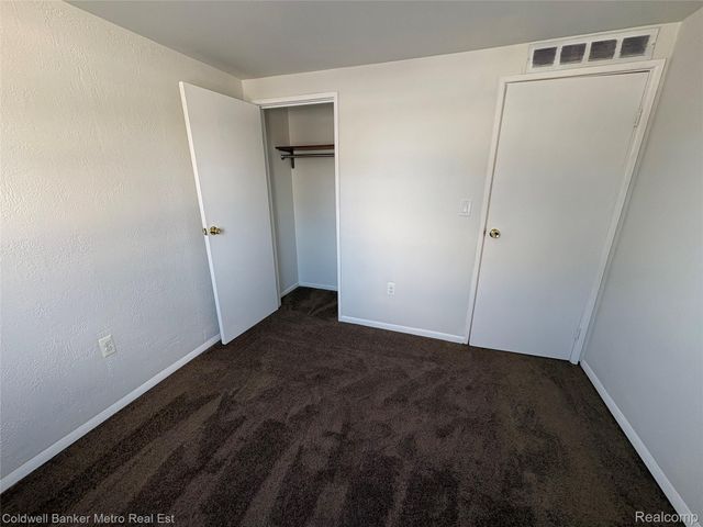 6 Beechwoode Lane, Pontiac, MI 48340