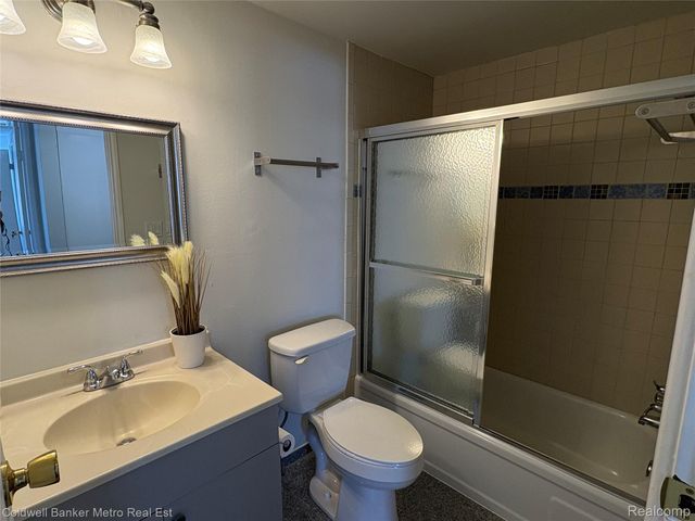 6 Beechwoode Lane, Pontiac, MI 48340