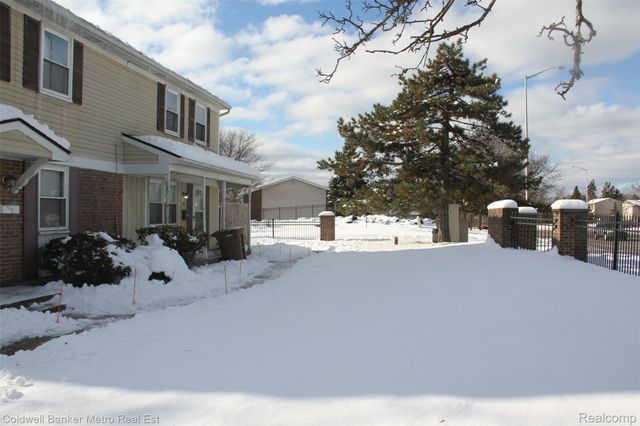 6 Beechwoode Lane, Pontiac, MI 48340