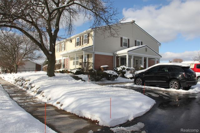 6 Beechwoode Lane, Pontiac, MI 48340