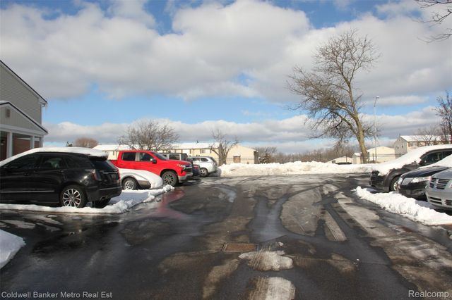 6 Beechwoode Lane, Pontiac, MI 48340