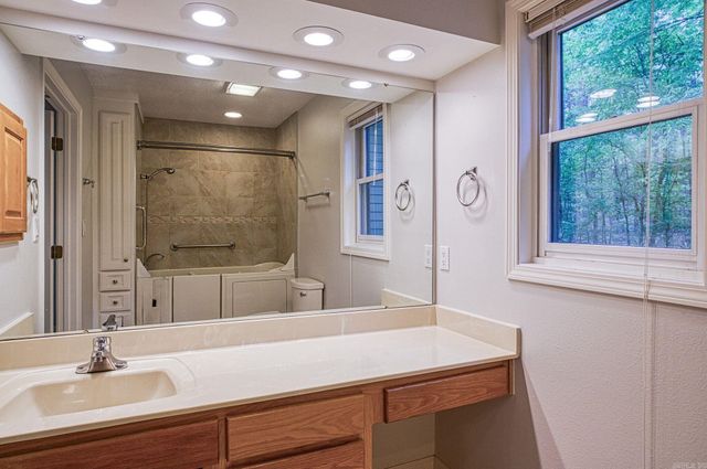 21 Surtidor Lane, Hot Springs Village, AR 71909