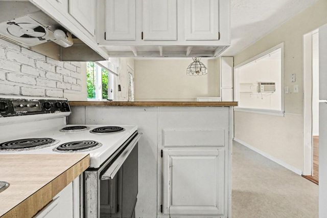 1307 Fall River Road, Ypsilanti, MI 48198