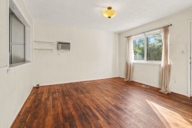 1307 Fall River Road, Ypsilanti, MI 48198