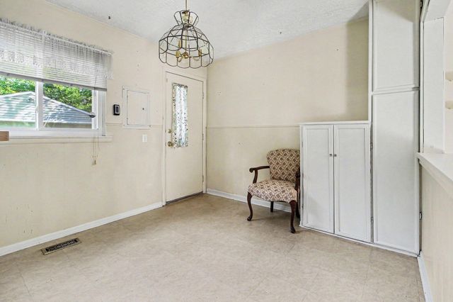 1307 Fall River Road, Ypsilanti, MI 48198