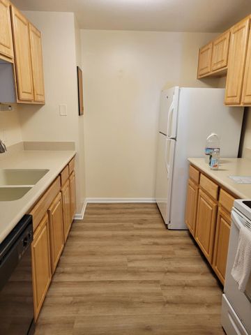 312 Marigold Circle, Westland, MI 48185