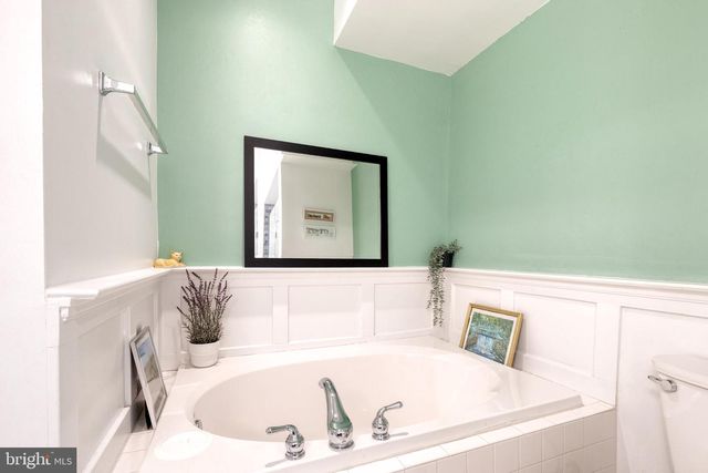 25 YOGURT LN, Baltimore, MD 21231