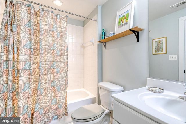 25 YOGURT LN, Baltimore, MD 21231