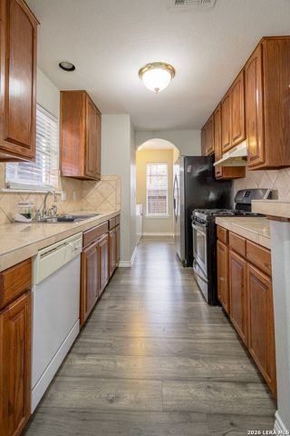 2811 Del Rio, San Antonio, TX 78203