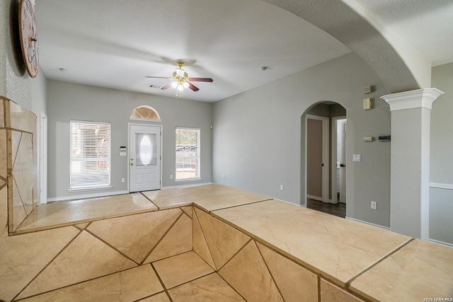 2811 Del Rio, San Antonio, TX 78203