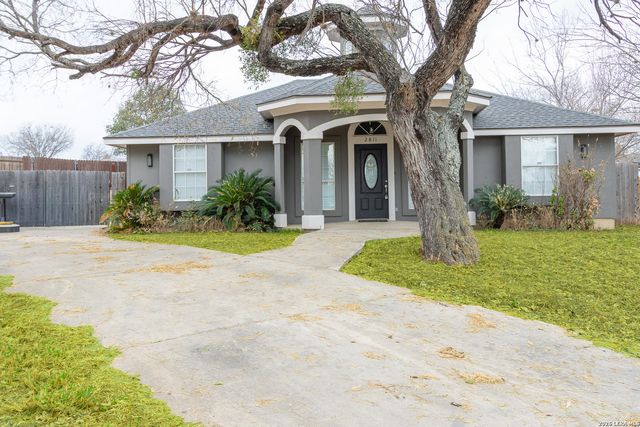 2811 Del Rio, San Antonio, TX 78203