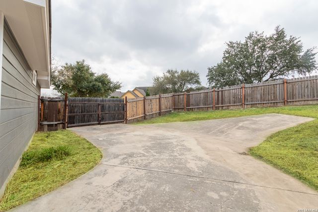 2811 Del Rio, San Antonio, TX 78203