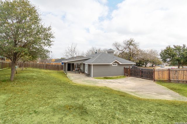2811 Del Rio, San Antonio, TX 78203